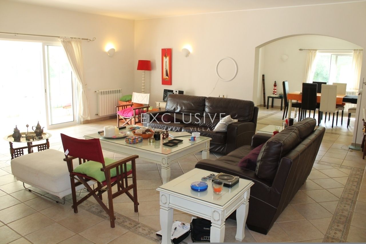 5 bedroom villa with pool in large grounds on Penina Golfcourse near Alvor