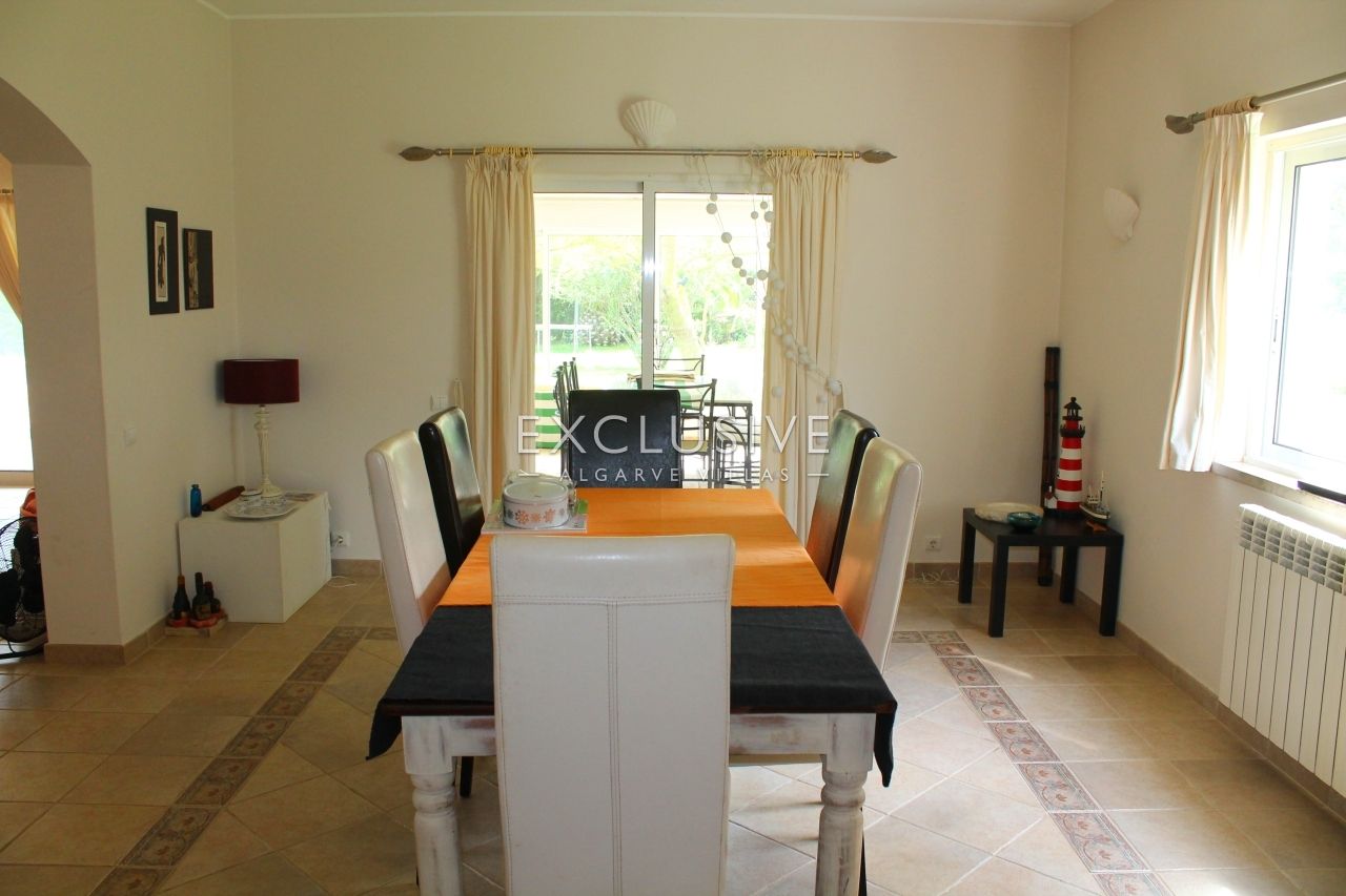 5 bedroom villa with pool in large grounds on Penina Golfcourse near Alvor