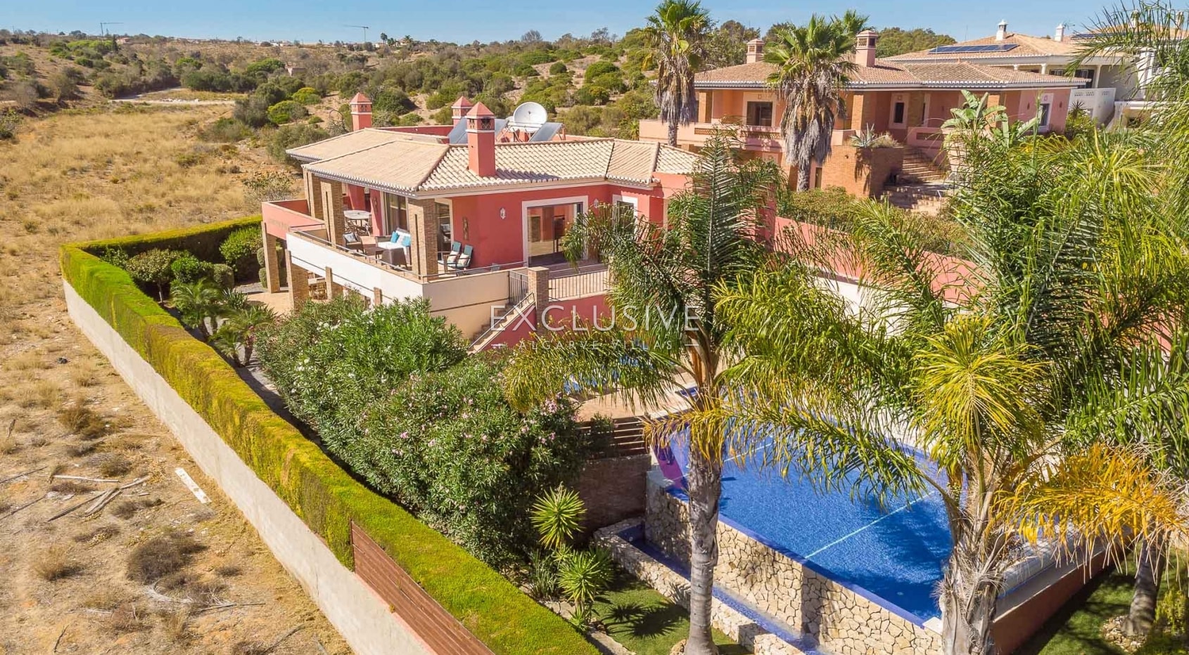 Stilvolle 4-Bett-Villa in Gehweite zum Strand von Porto de Mós Lagos, Algarve