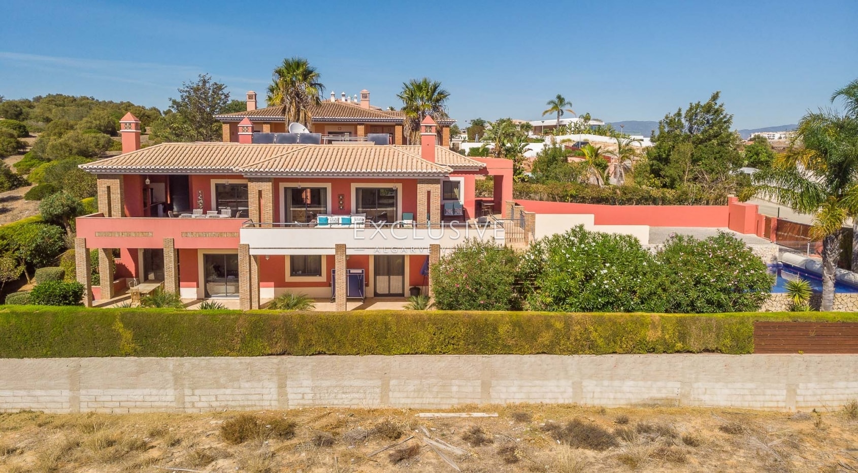 Stilvolle 4-Bett-Villa in Gehweite zum Strand von Porto de Mós Lagos, Algarve