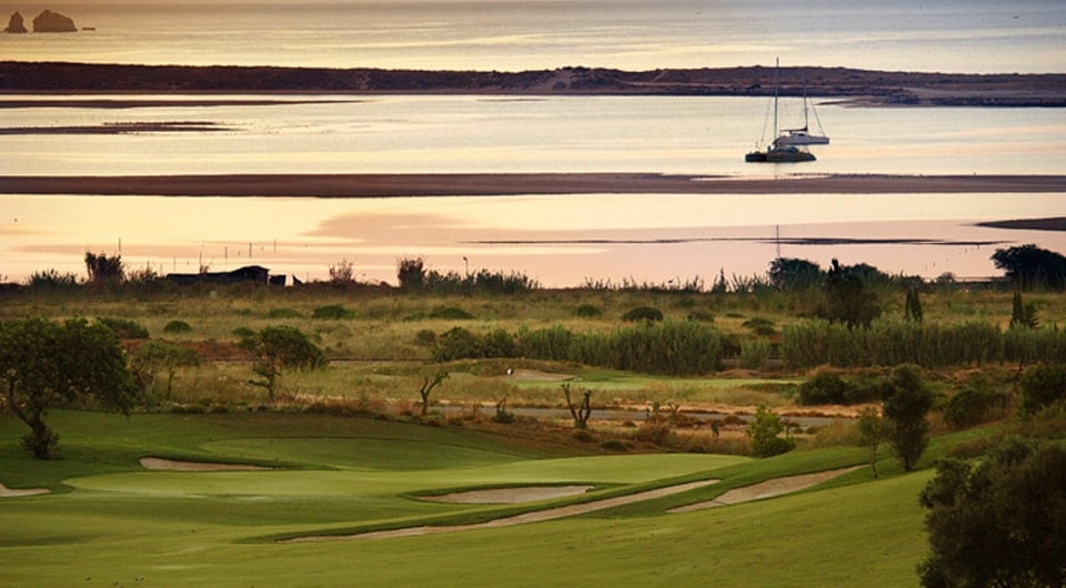 Terrain dans un emplacement de luxe au Golf à Lagos