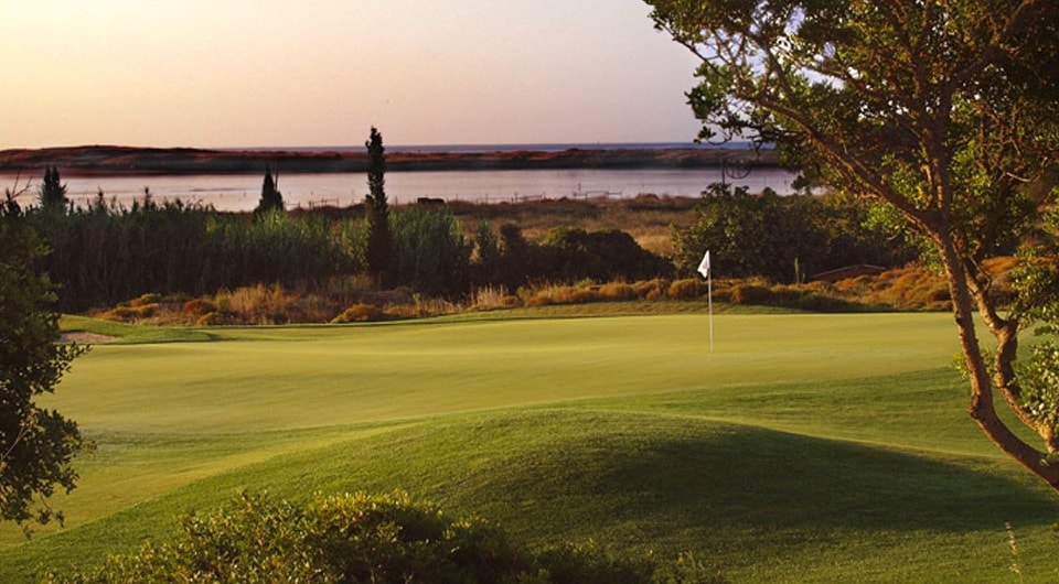 Terrain dans un emplacement de luxe au Golf à Lagos