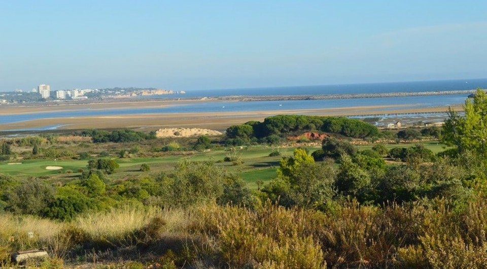 Terrain dans un emplacement de luxe au Golf à Lagos