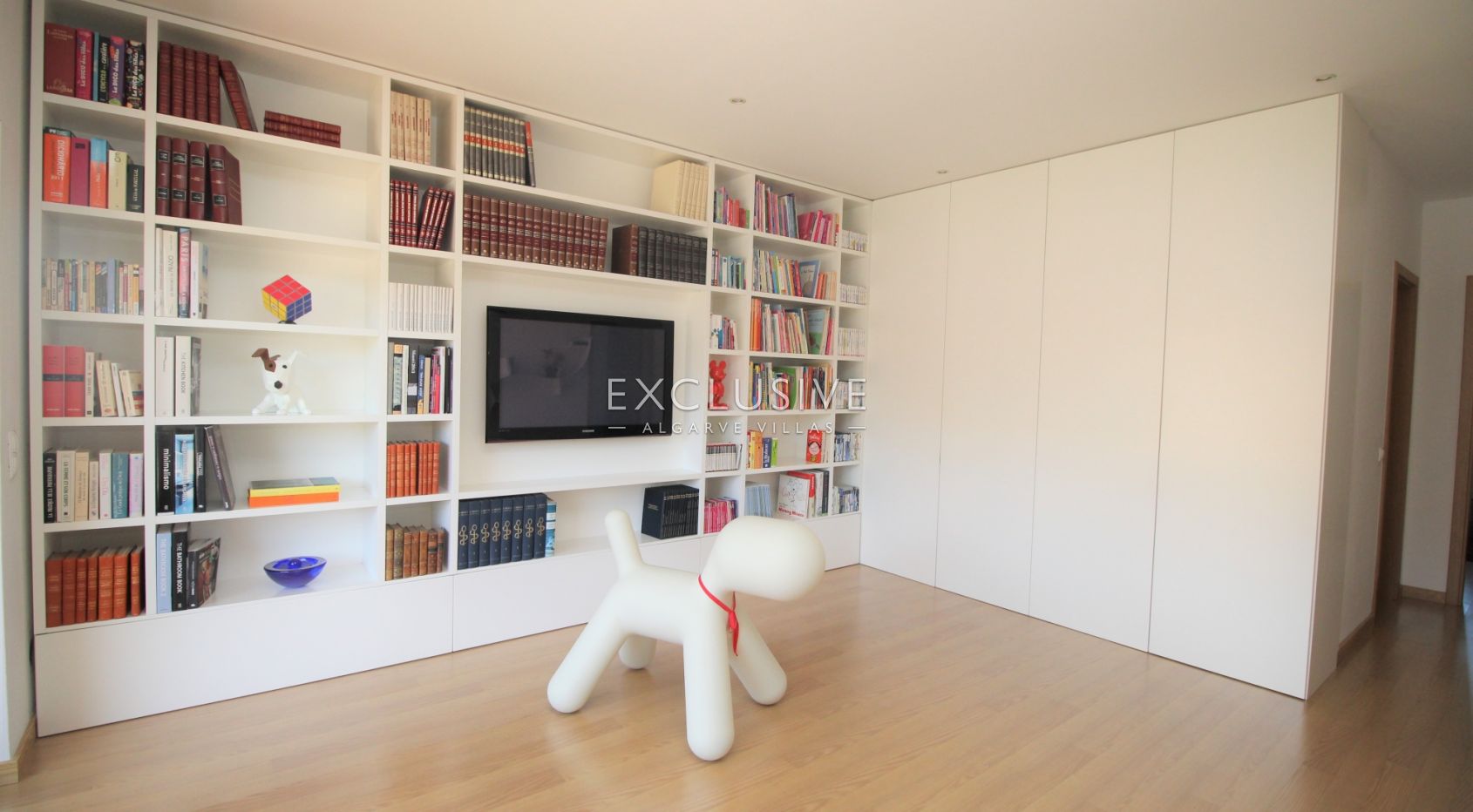 Ruime villa met zeer hoge kwaliteit interieur in Lagos Centrum