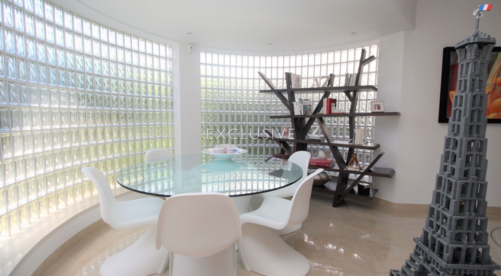 Ruime villa met zeer hoge kwaliteit interieur in Lagos Centrum