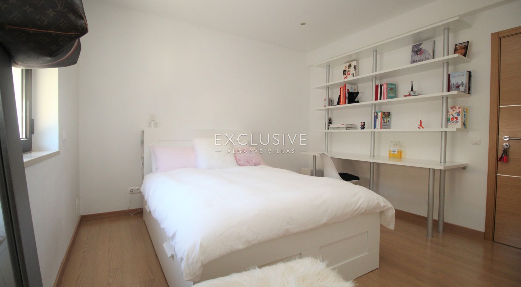 Ruime villa met zeer hoge kwaliteit interieur in Lagos Centrum