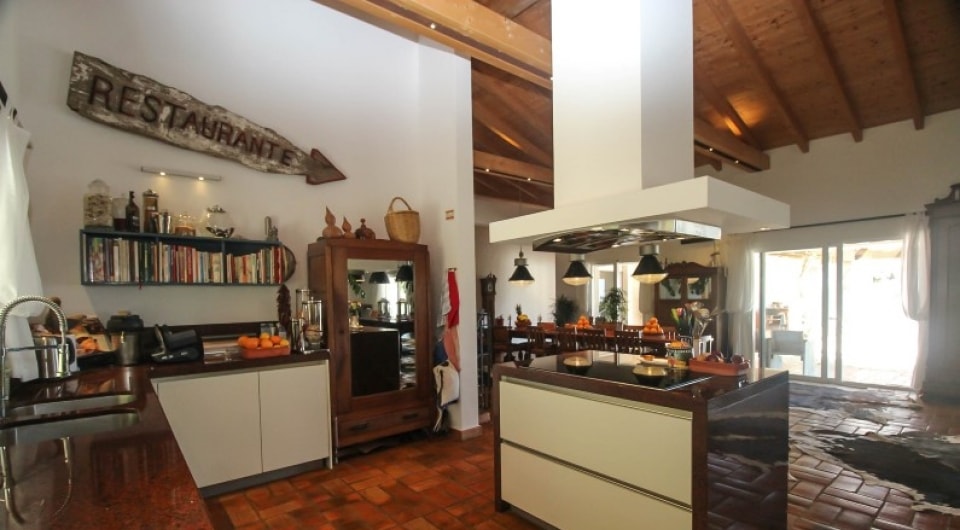 Luxurious 6 bedroom estate in Lagos Algarve