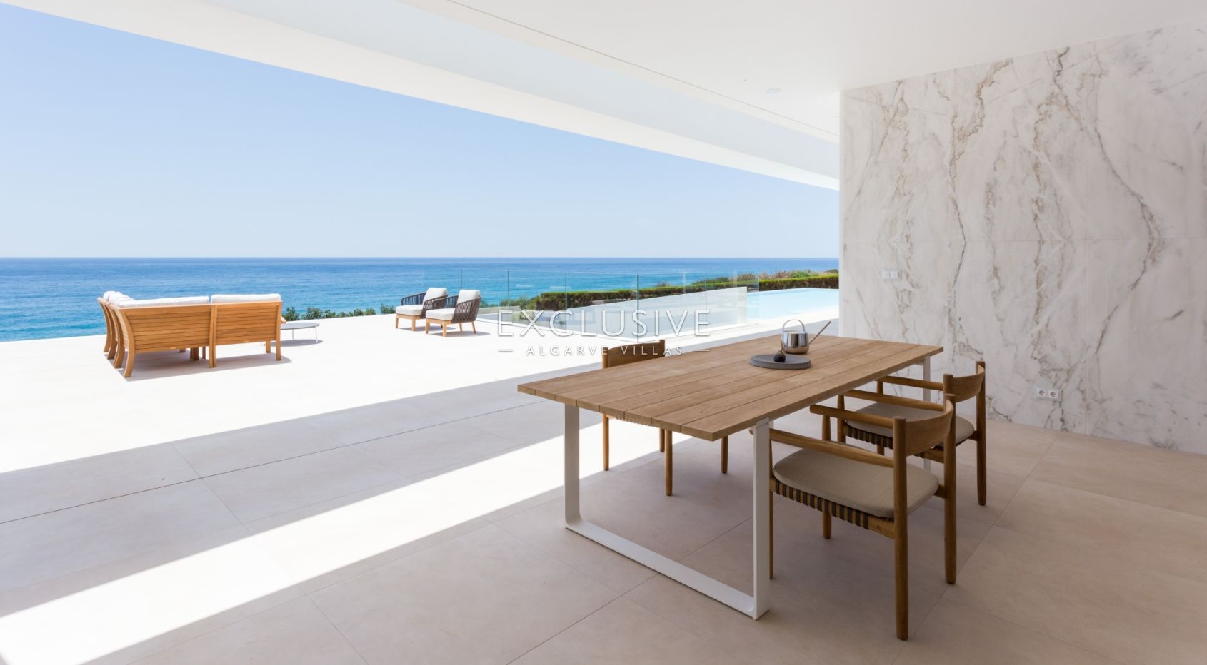 VENDU - Bord de mer-location - villa Contemporaine à praia da luz de lagos, à la vente