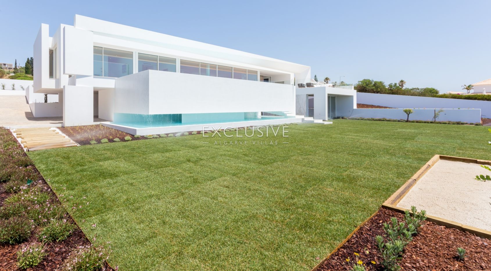 VENDU - Bord de mer-location - villa Contemporaine à praia da luz de lagos, à la vente