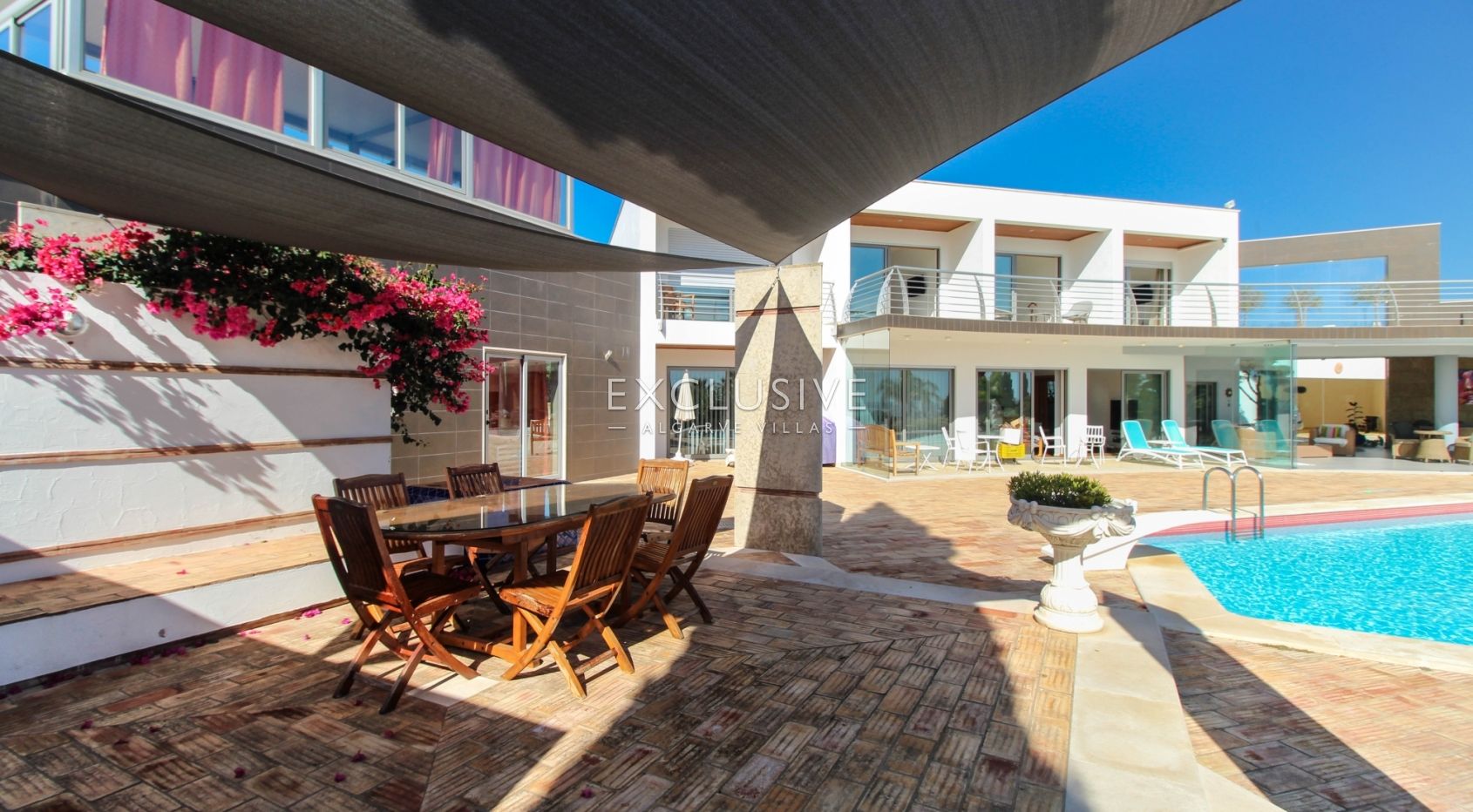 Moradia V4 contemporânea - a pé até à praia, em Porches, Algarve