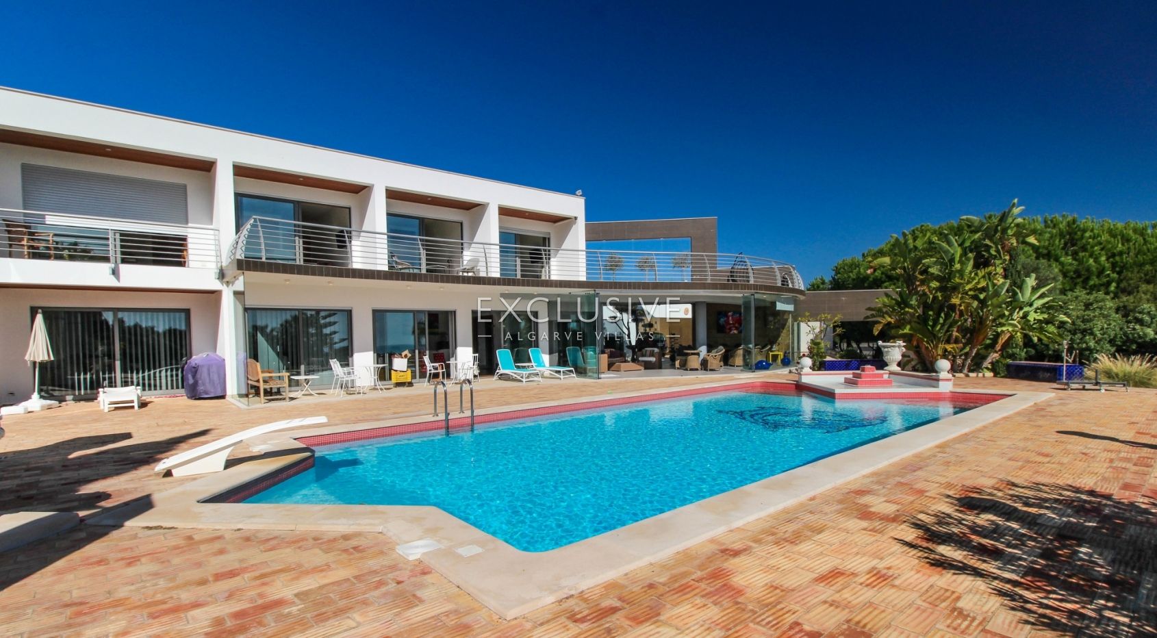 Moradia V4 contemporânea - a pé até à praia, em Porches, Algarve