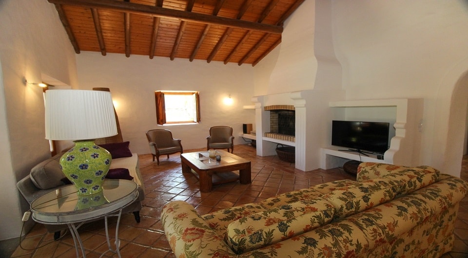 Amazing 4 bed Country Home in Goldra - Santa Bárbara de Nexe
