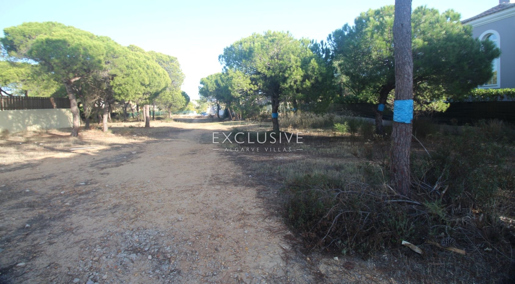 Unique building plot within prestigeous urbanization near Quinta do Lago
