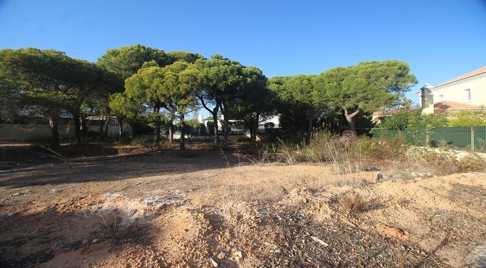 Plot for construction of a villa near Quinta do lago