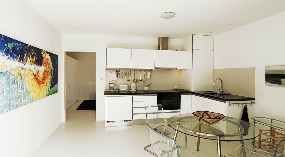 Verkocht - in Carvoeiro met luxe villa met zwembad, 2 bouwpercelen en apart gastenhuis