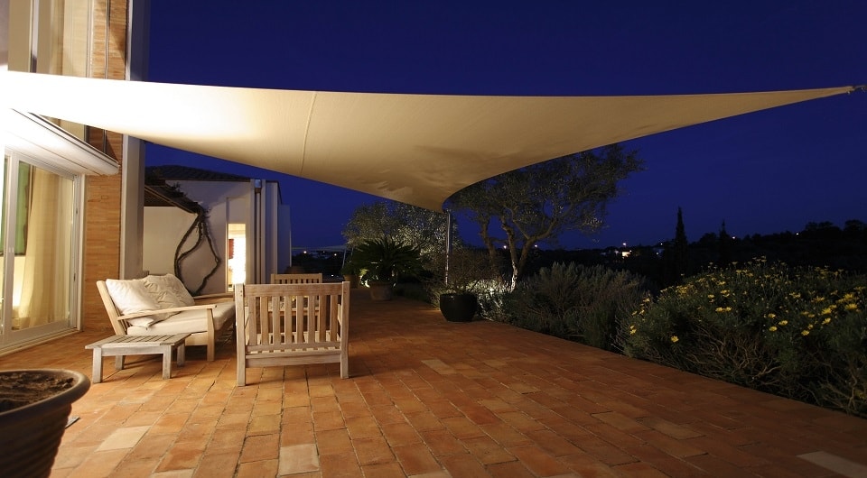 Verkocht - in Carvoeiro met luxe villa met zwembad, 2 bouwpercelen en apart gastenhuis