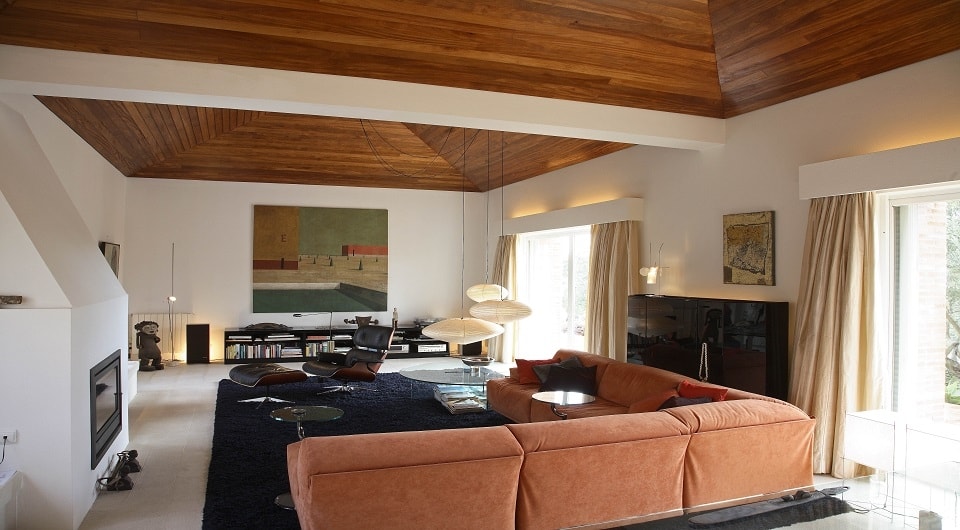 Verkocht - in Carvoeiro met luxe villa met zwembad, 2 bouwpercelen en apart gastenhuis