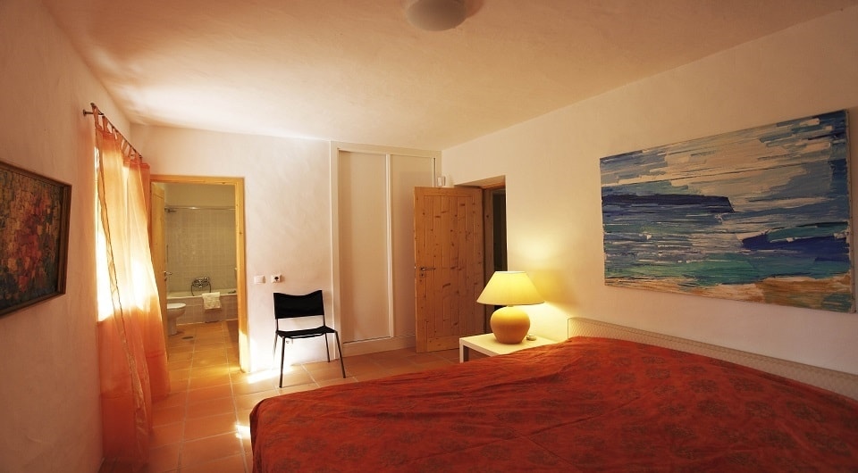 Verkocht - in Carvoeiro met luxe villa met zwembad, 2 bouwpercelen en apart gastenhuis