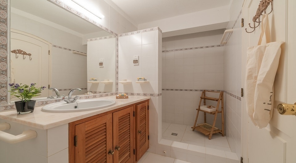 Charming property with stunning private setting in Olhos de Agua, Albufeira
