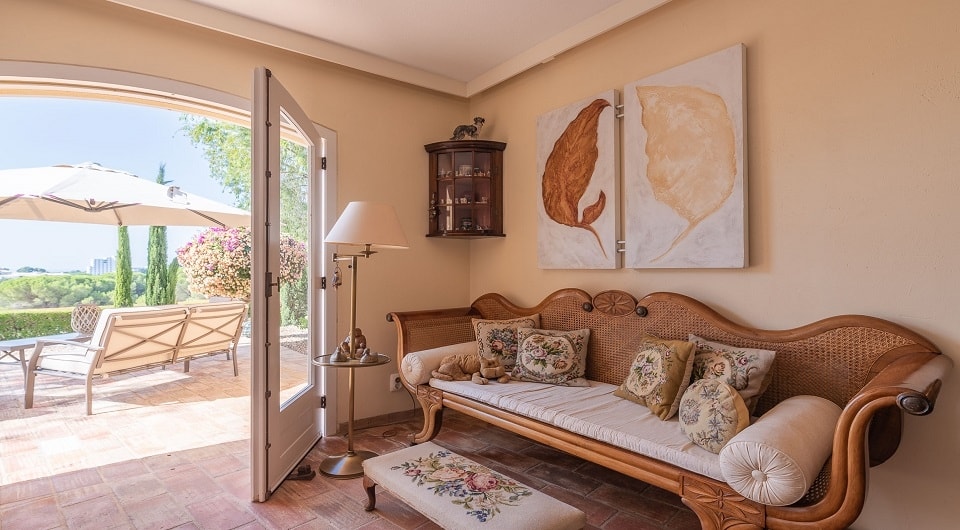 Charming property with stunning private setting in Olhos de Agua, Albufeira