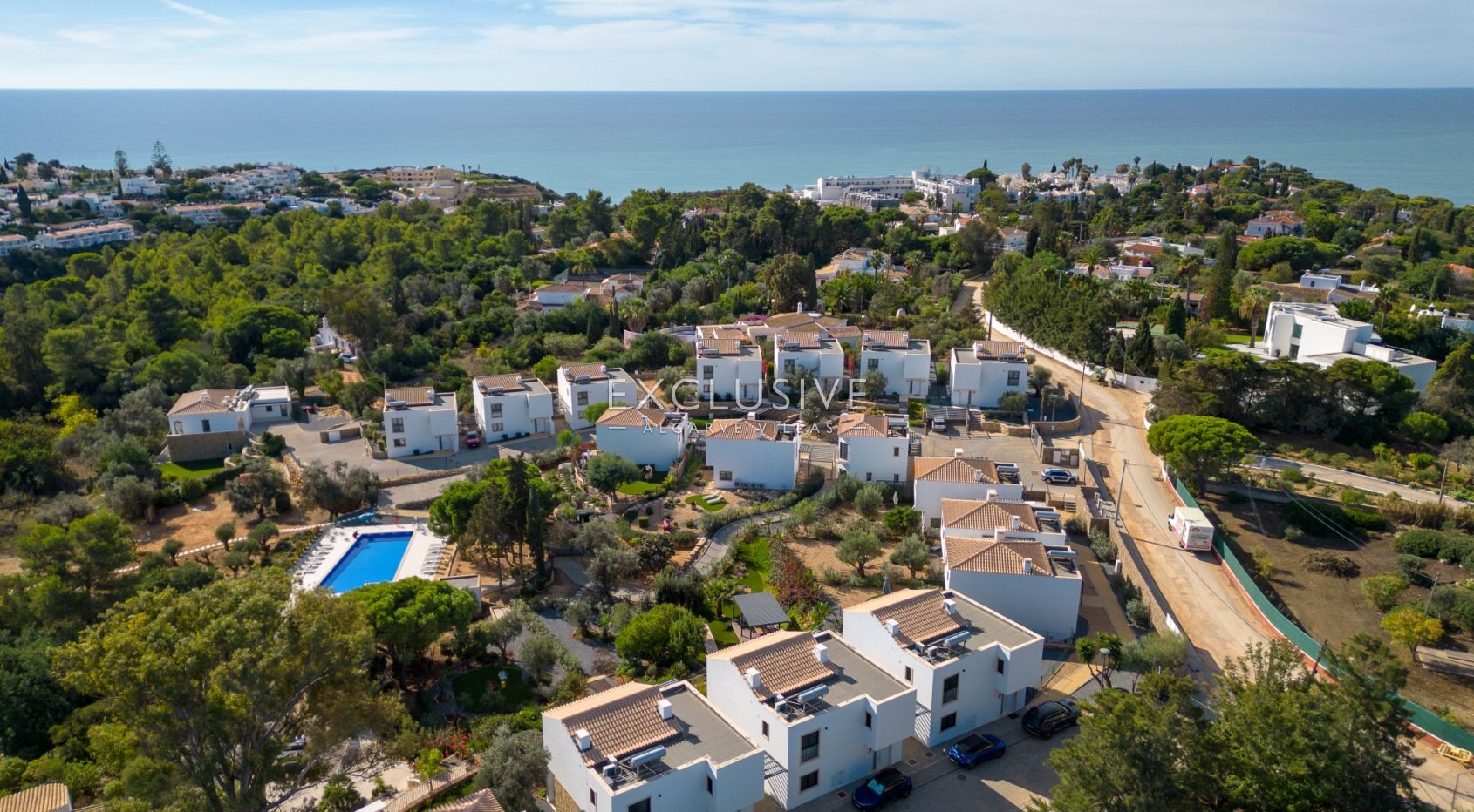 Luxury holiday villas in closed condominium near Carvoeiro beach
