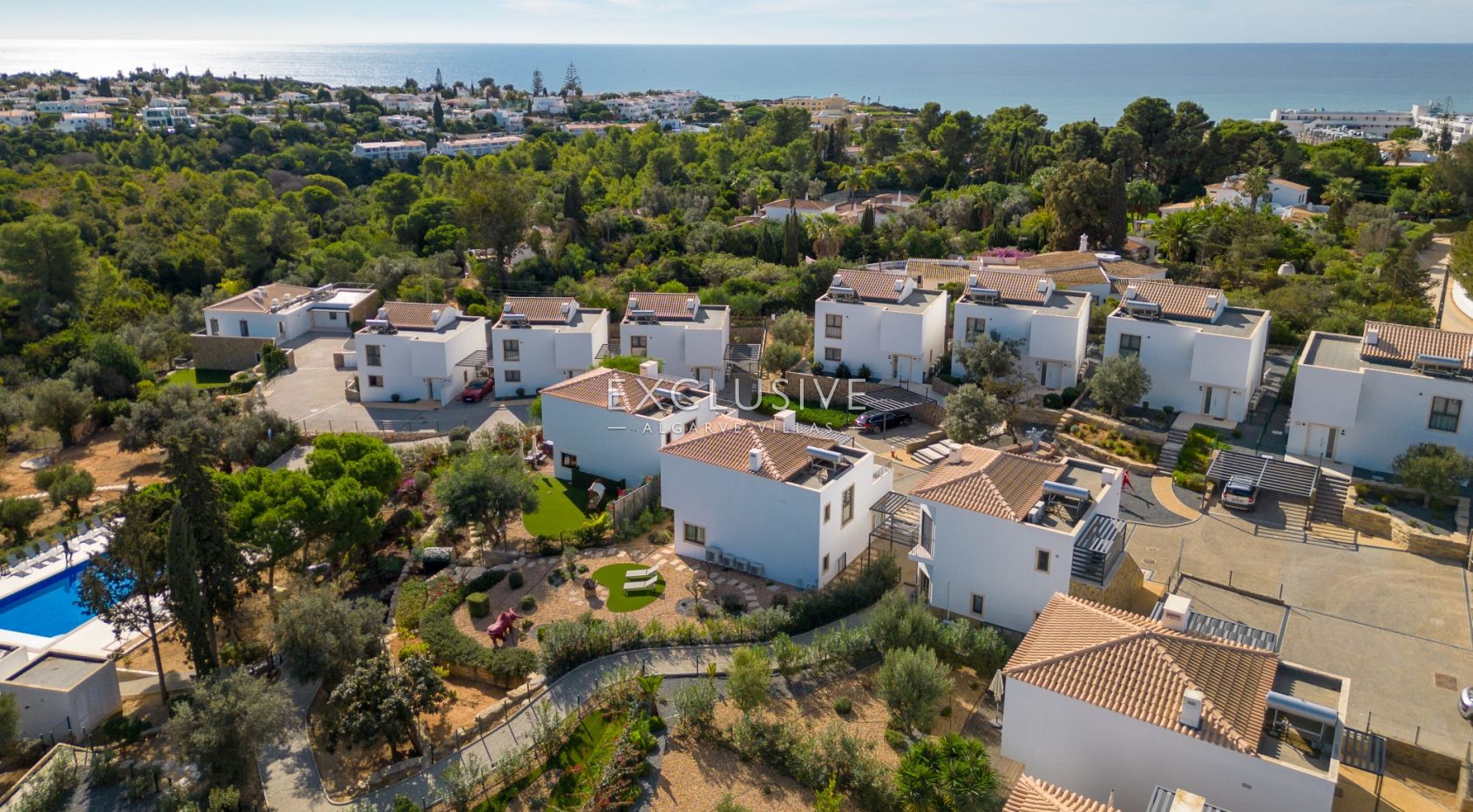 Luxury holiday villas in closed condominium near Carvoeiro beach