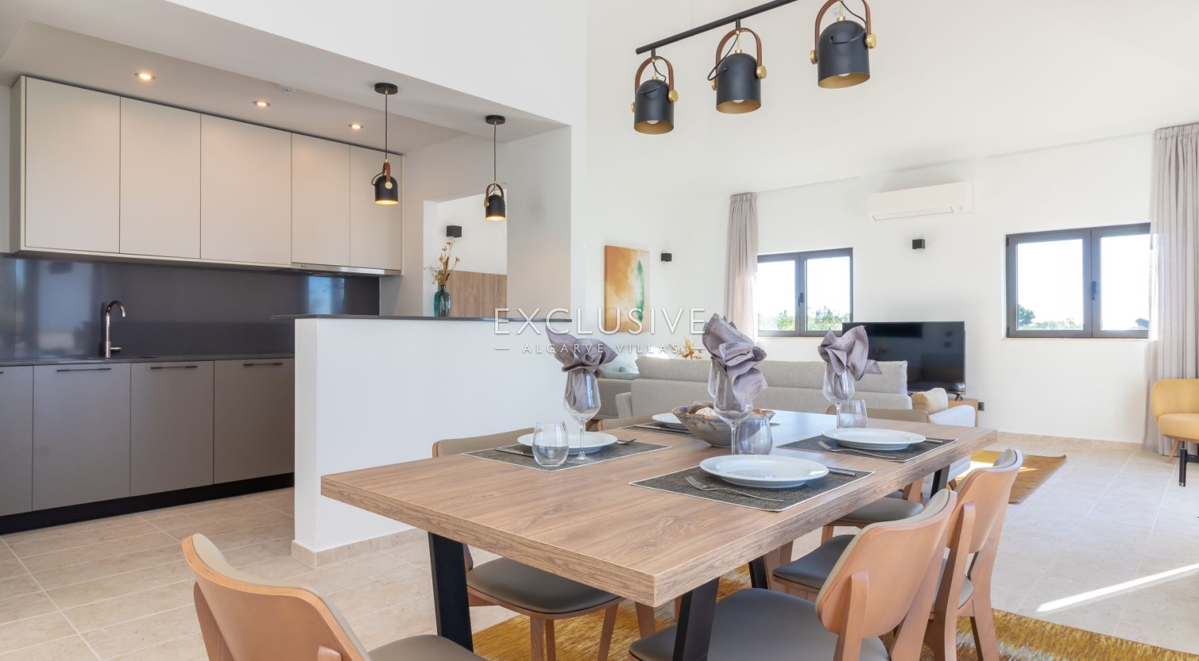 Luxury holiday villas in closed condominium near Carvoeiro beach