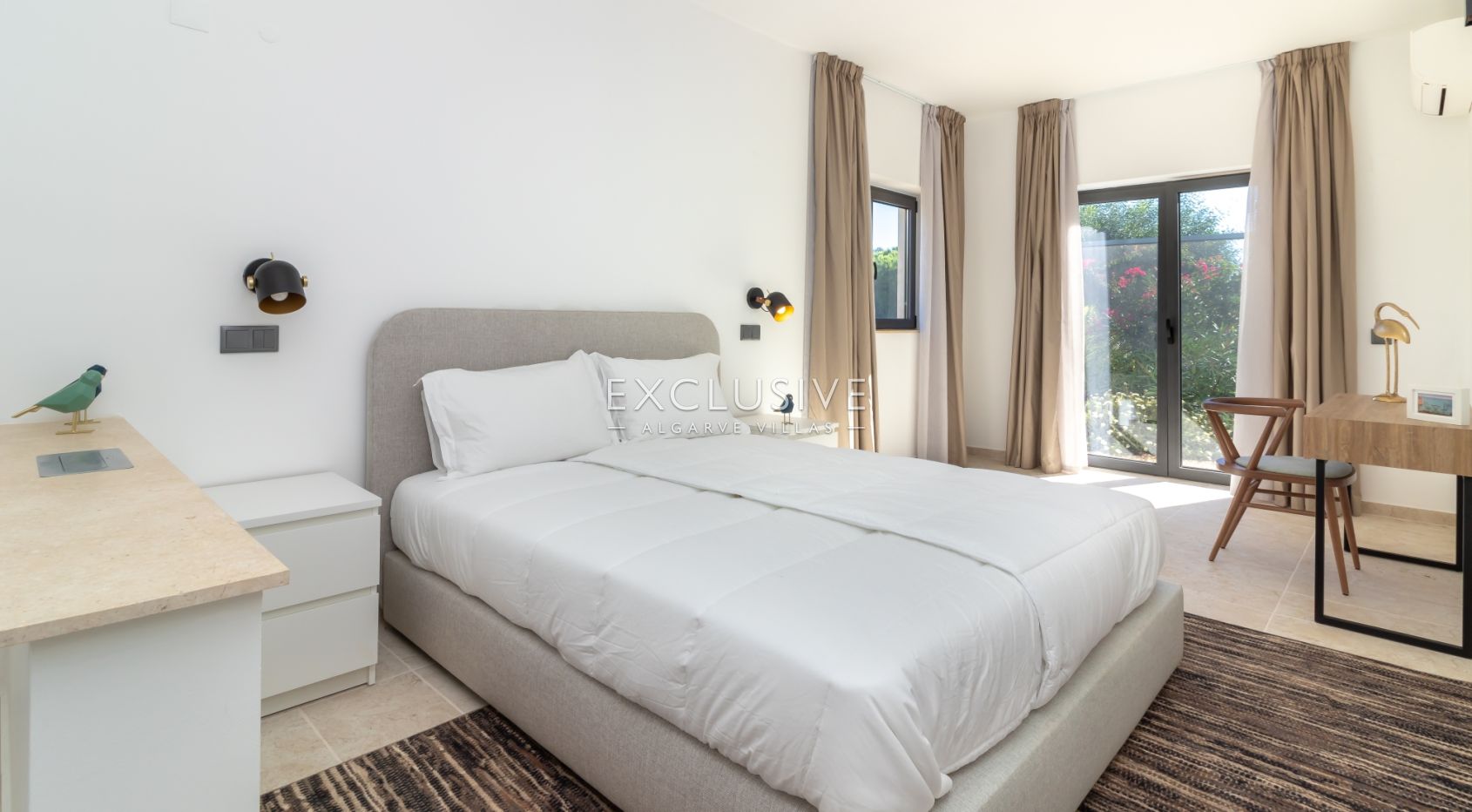 Luxury holiday villas in closed condominium near Carvoeiro beach