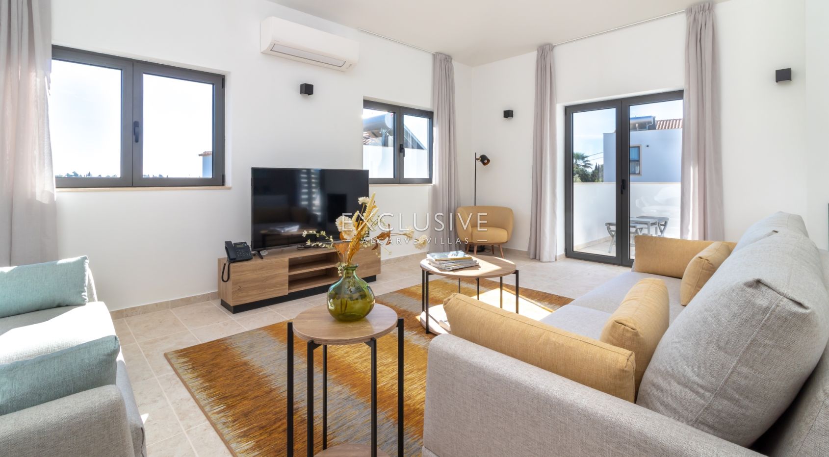 Luxury holiday villas in closed condominium near Carvoeiro beach