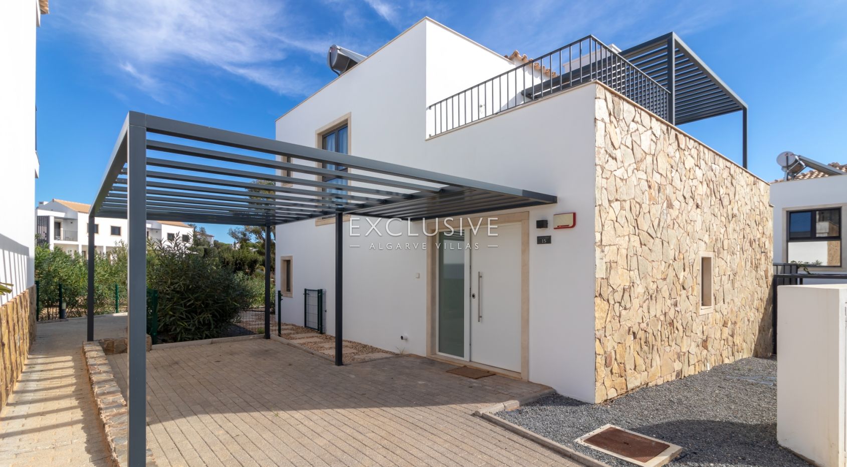 Luxury holiday villas in closed condominium near Carvoeiro beach