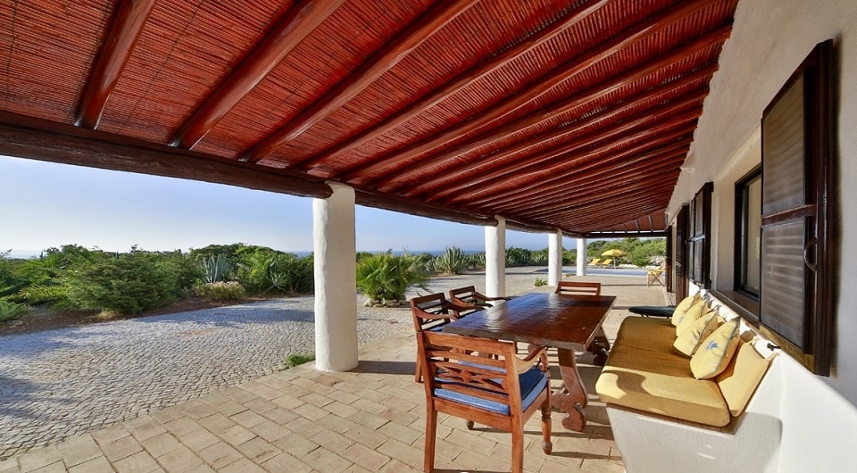 EXCLUSIF en Bord de mer villa de cinq chambres et chalet séparé!!! pour la vente dans les Porches