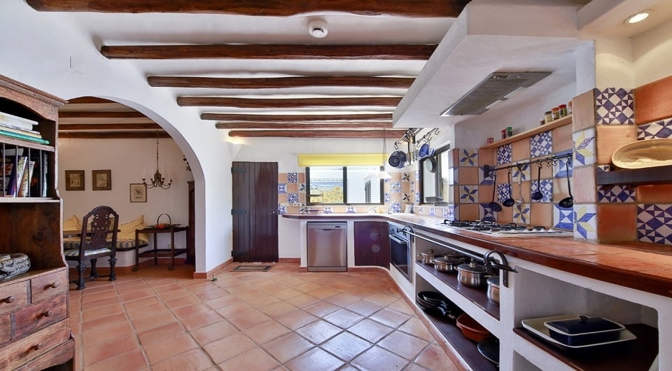 EXCLUSIF en Bord de mer villa de cinq chambres et chalet séparé!!! pour la vente dans les Porches