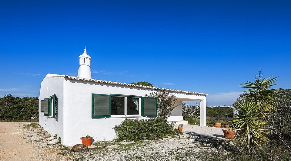 EXCLUSIF en Bord de mer villa de cinq chambres et chalet séparé!!! pour la vente dans les Porches