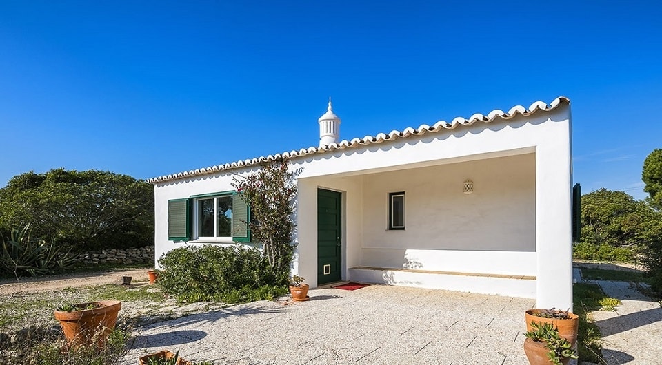 EXCLUSIF en Bord de mer villa de cinq chambres et chalet séparé!!! pour la vente dans les Porches