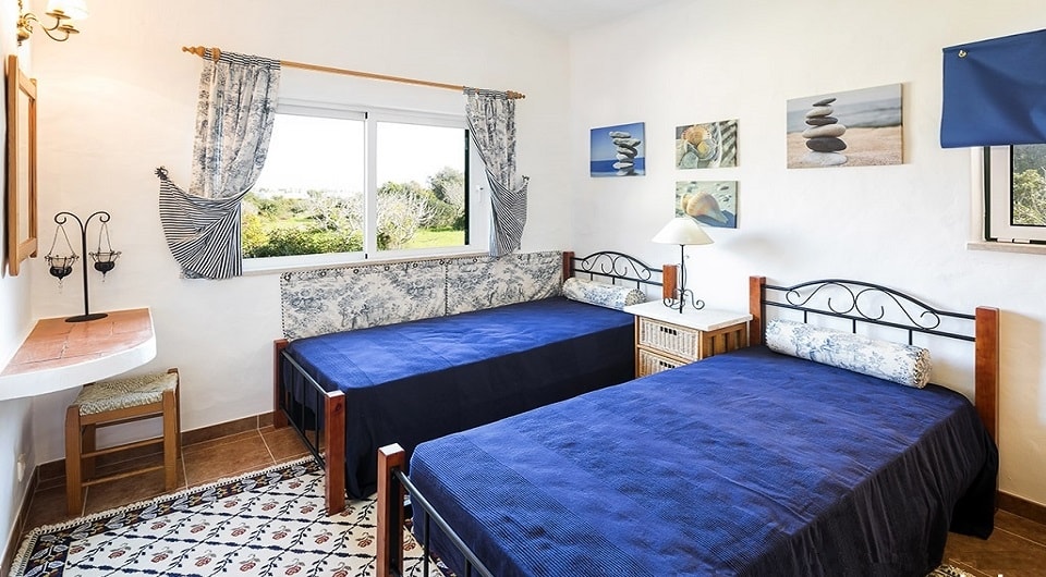 EXCLUSIF en Bord de mer villa de cinq chambres et chalet séparé!!! pour la vente dans les Porches