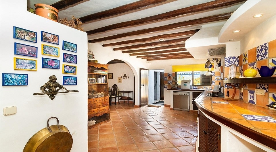 EXCLUSIF en Bord de mer villa de cinq chambres et chalet séparé!!! pour la vente dans les Porches