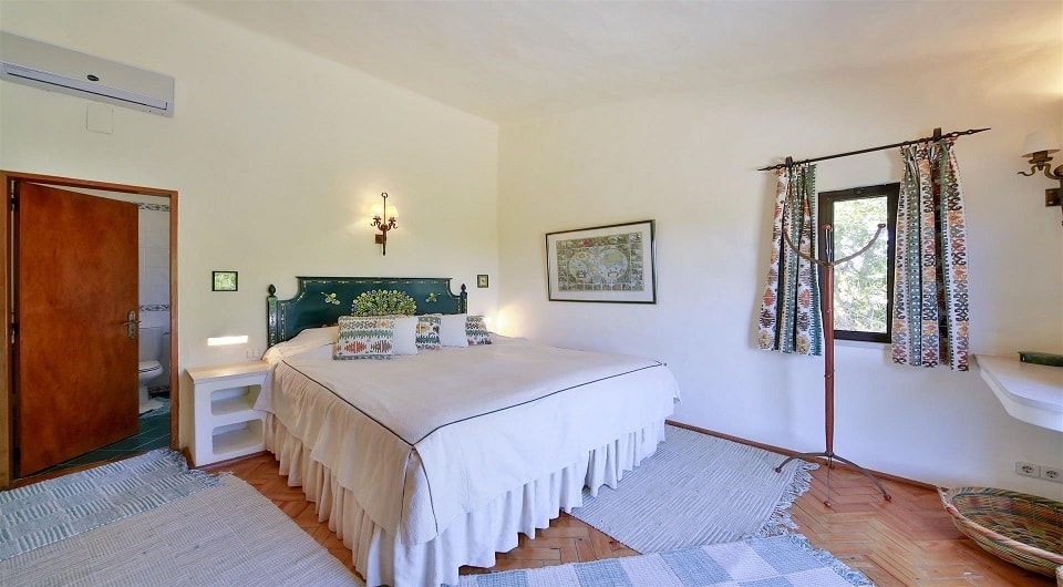 EXCLUSIF en Bord de mer villa de cinq chambres et chalet séparé!!! pour la vente dans les Porches