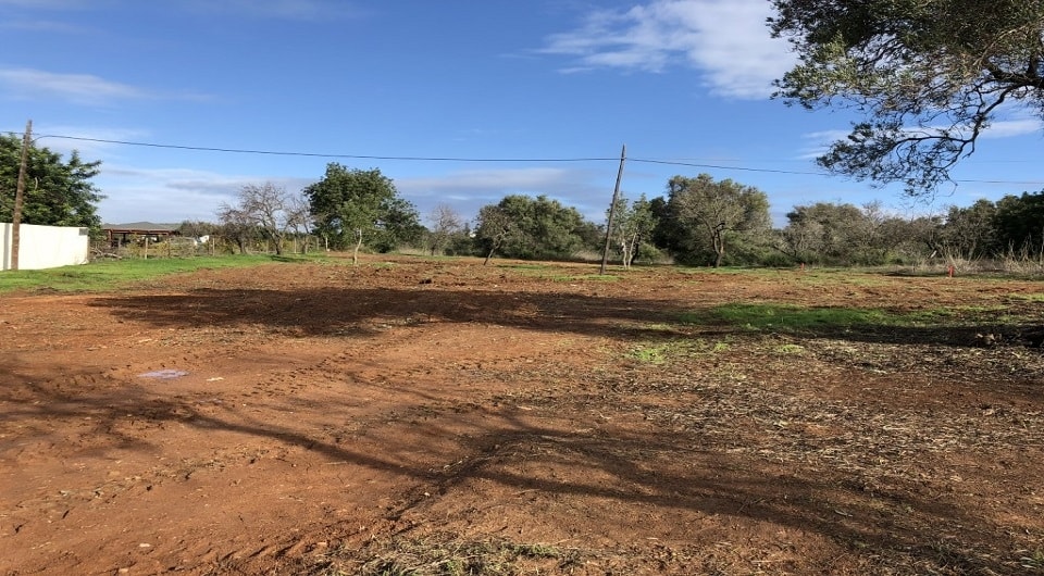 Plot for construction of two townhouses very close to Vilamoura, Loulé