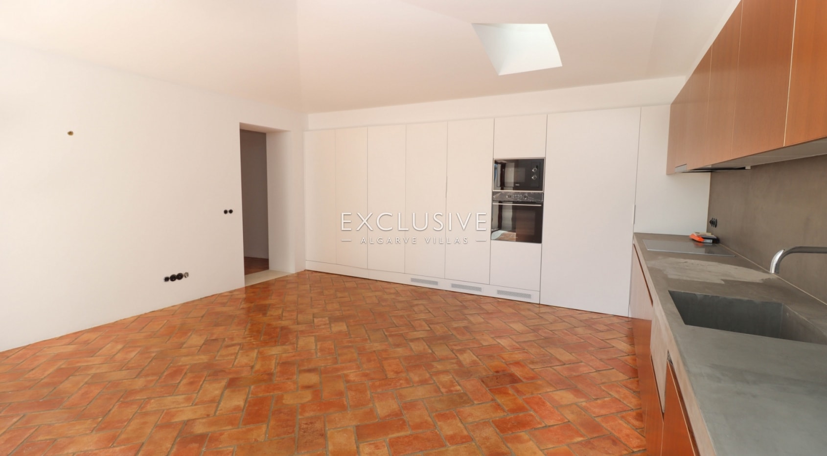 Quinta style property with seaviews, Benagil, Algarve