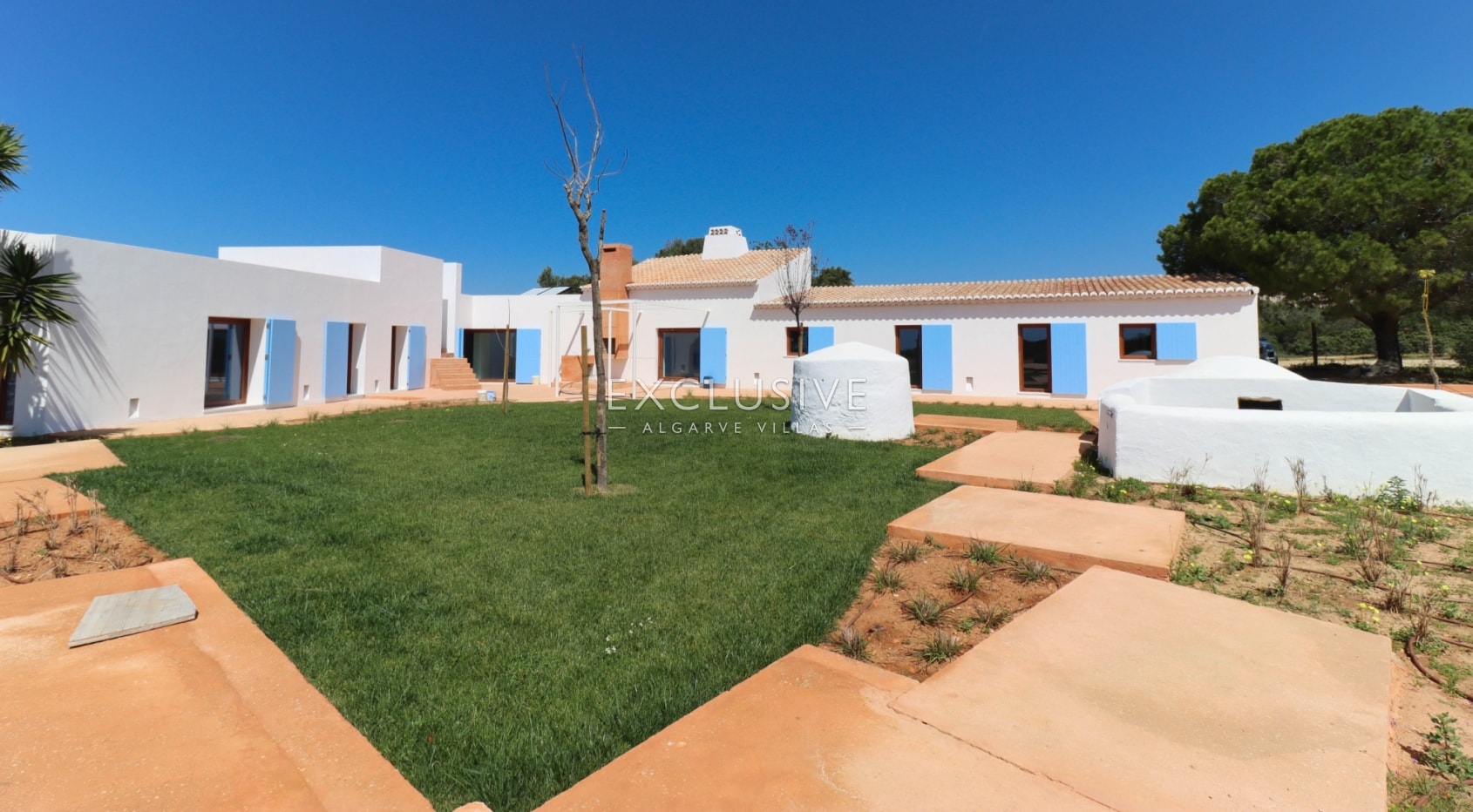 Quinta style property with seaviews, Benagil, Algarve