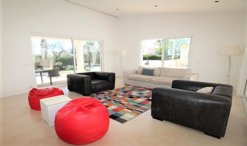 Recently renovated modern single storey 4 bedroom villa in Carvoeiro, Algarve