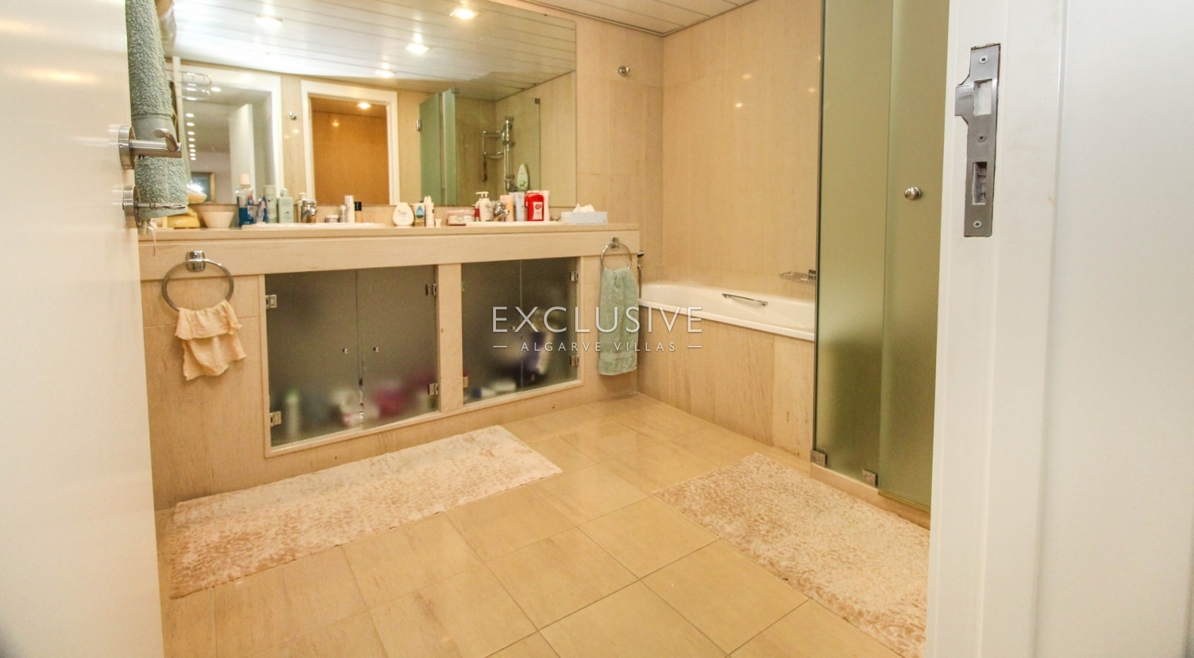 Vilamoura Marina 3 bedroom apartment - Waterfront Location in Central Algarve