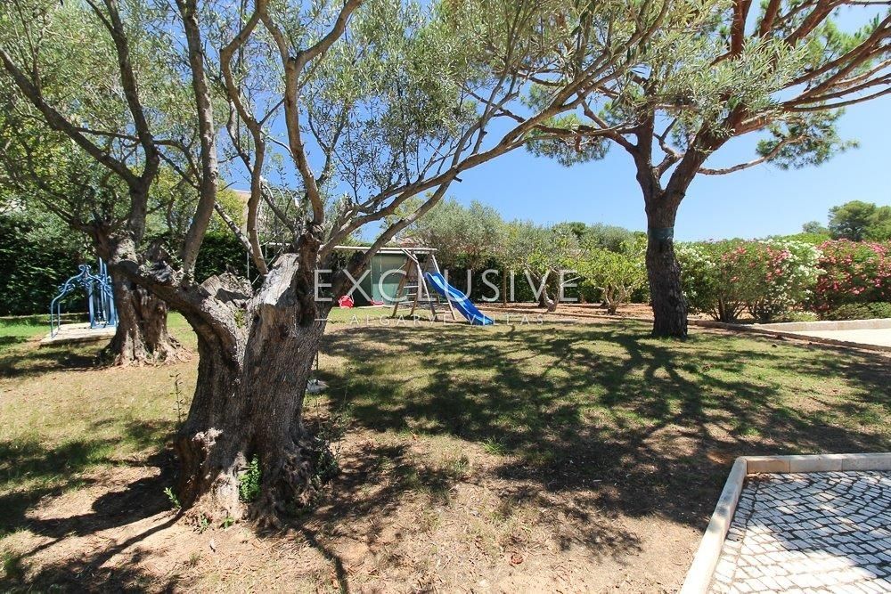 Large ocean front villa with 5 bedrooms near Alvor