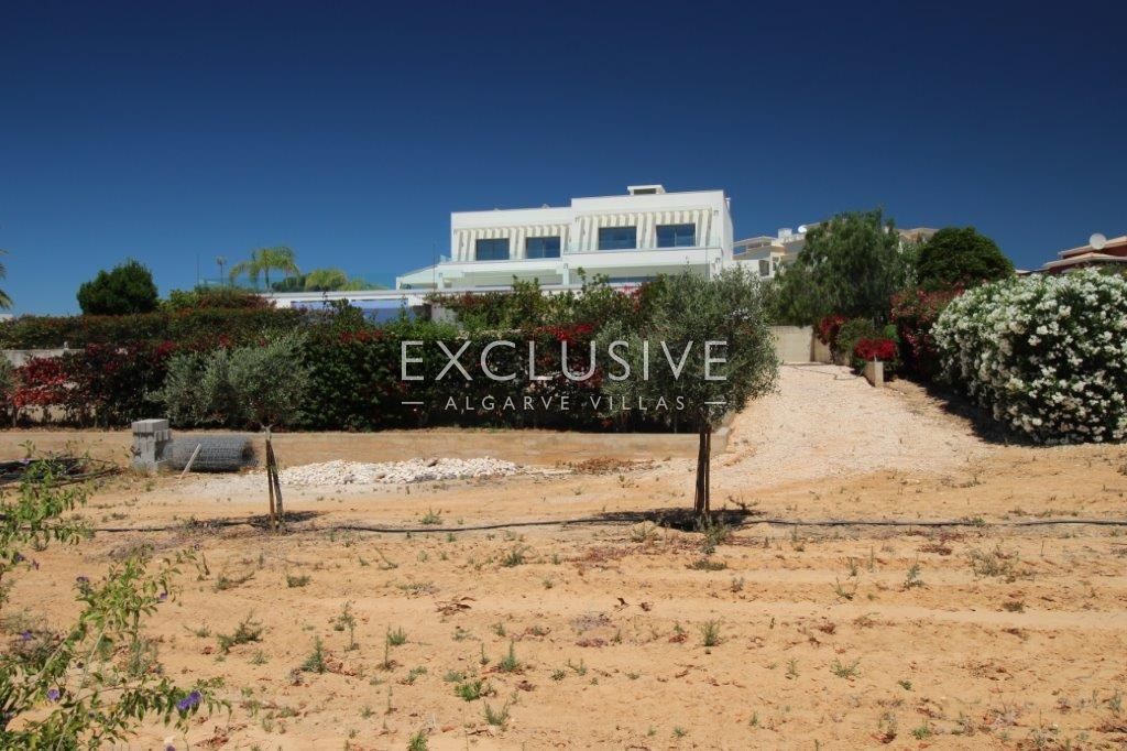 Large ocean front villa with 5 bedrooms near Alvor