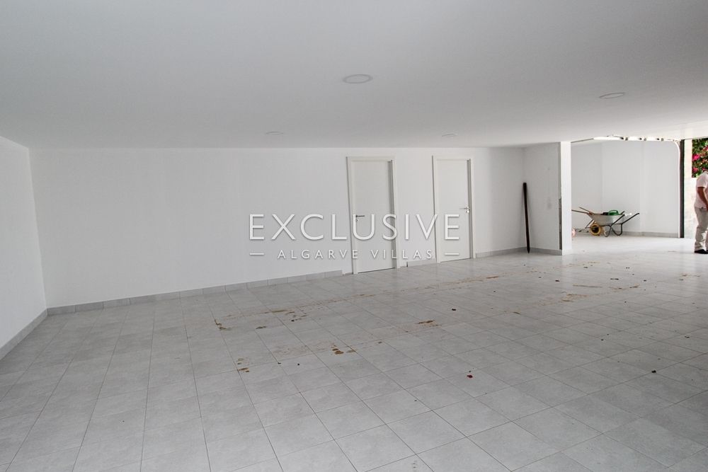 Large ocean front villa with 5 bedrooms near Alvor