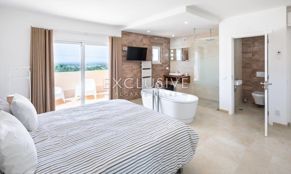 Amazing 6 bedrooms villa, with seaviews in Loule, Algarve