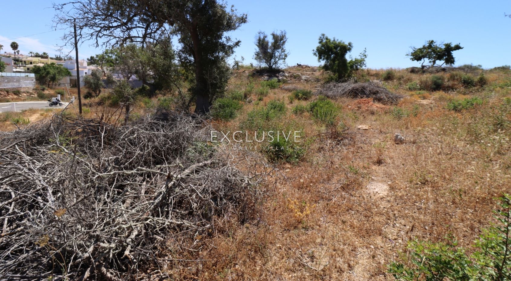 Plot in new urbanization by Presa da Moura, Carvoeiro