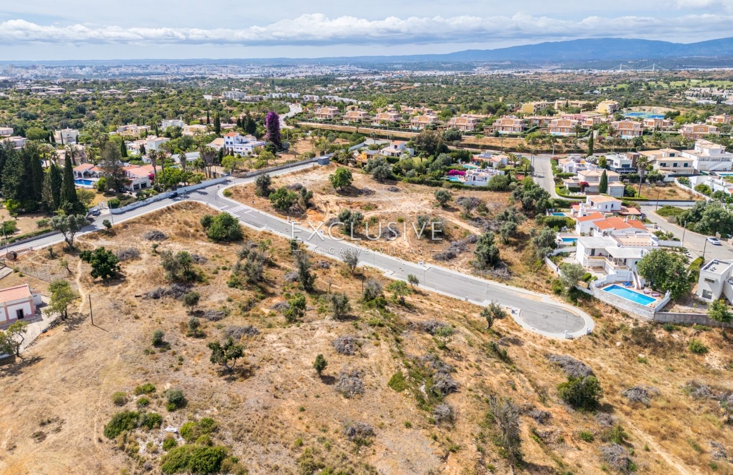 Plot in new urbanization by Presa da Moura, Carvoeiro