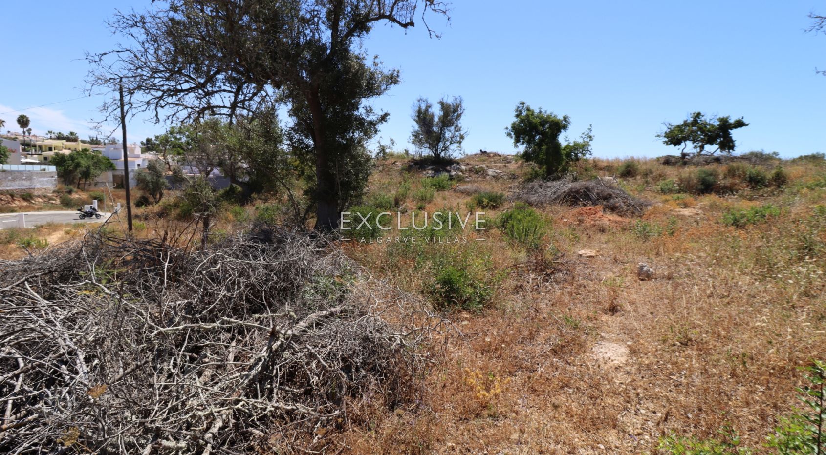 Plot in new urbanization by Presa da Moura, Carvoeiro