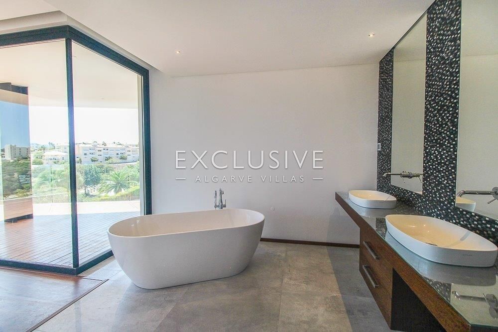 Moradia de luxo ultra-moderna em Lagos, Algarve